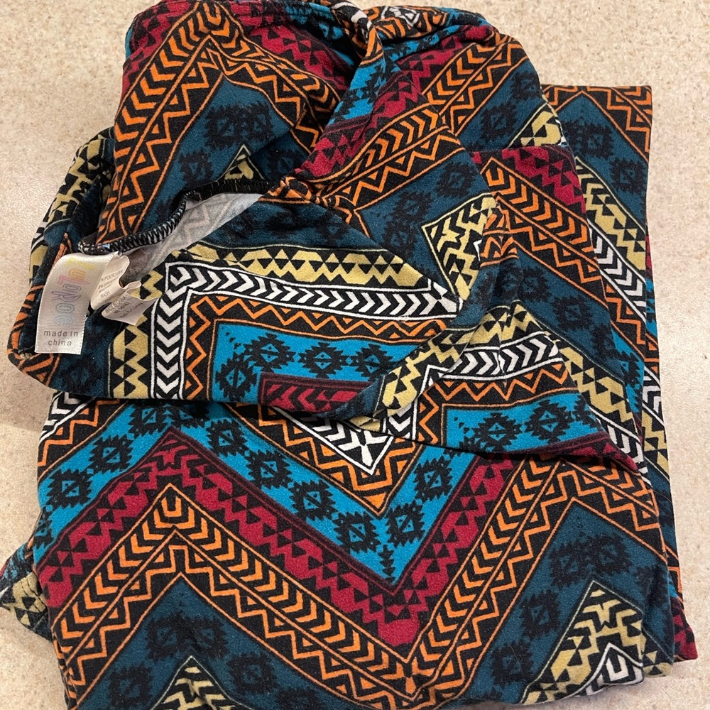 Tall and curvy Lularoe leggings